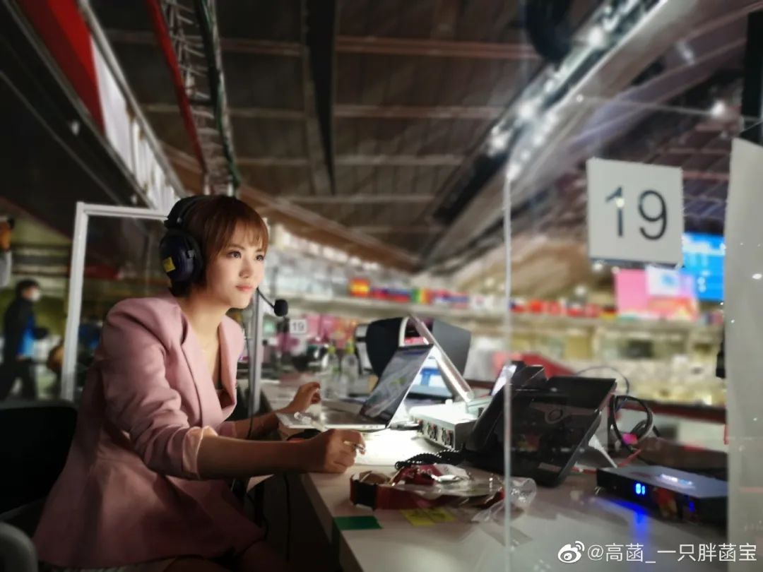 游泳刘诗雯现在干啥去了_游泳刘诗雯资料个人资料_刘诗雯游泳冠军